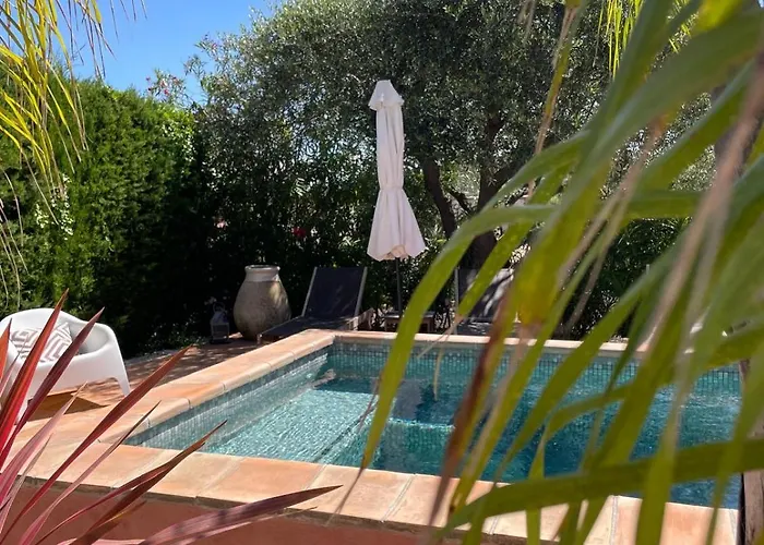 Provencale 4 Etoiles - Piscine & Jardin Zen