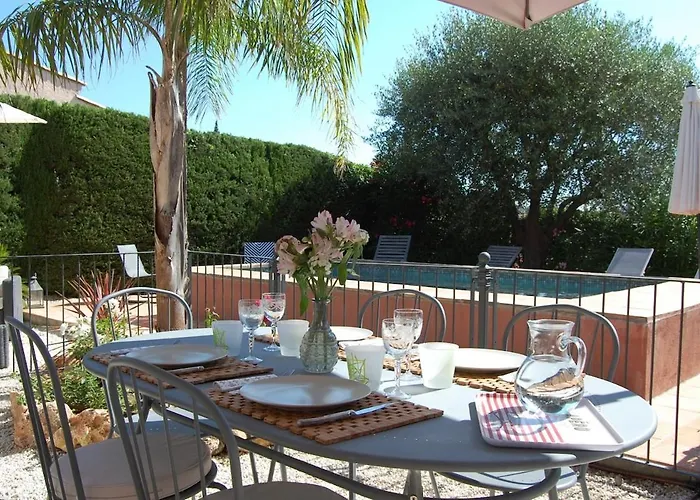 Provencale 4 Etoiles - Piscine & Jardin Zen Apartment